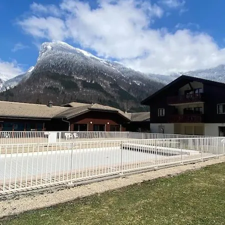 Appartement Cosy: Samoens Retreat with Indoor & Outdoor Pools Exterior photo