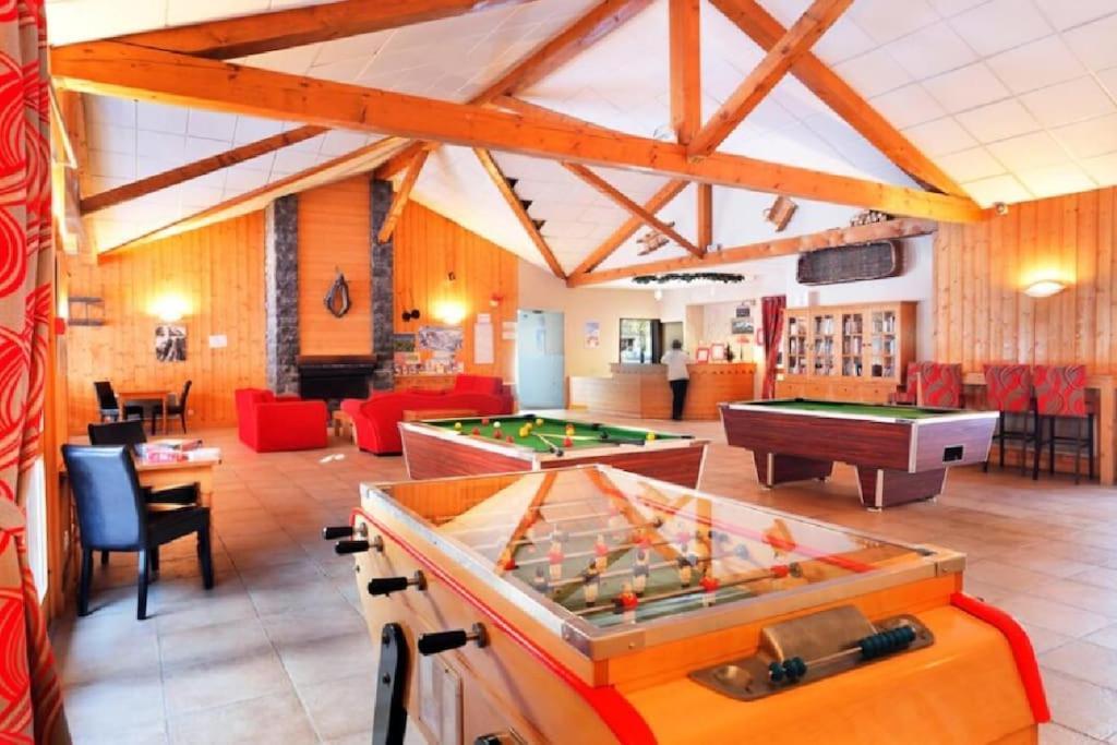 Cosy: Retreat With Indoor & Outdoor Pools *